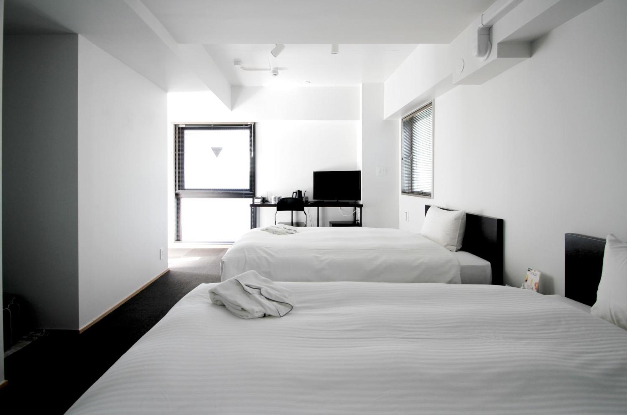 8hotel